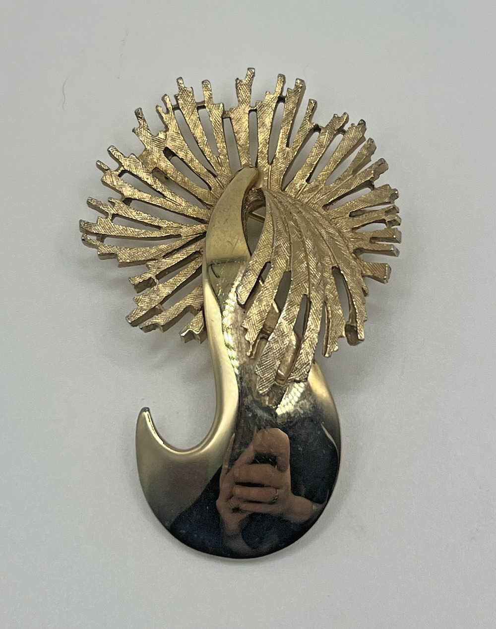 Vintage Textured & Shiny Gold Tone MCM 3D Retro Swirl Large Costume Brooch